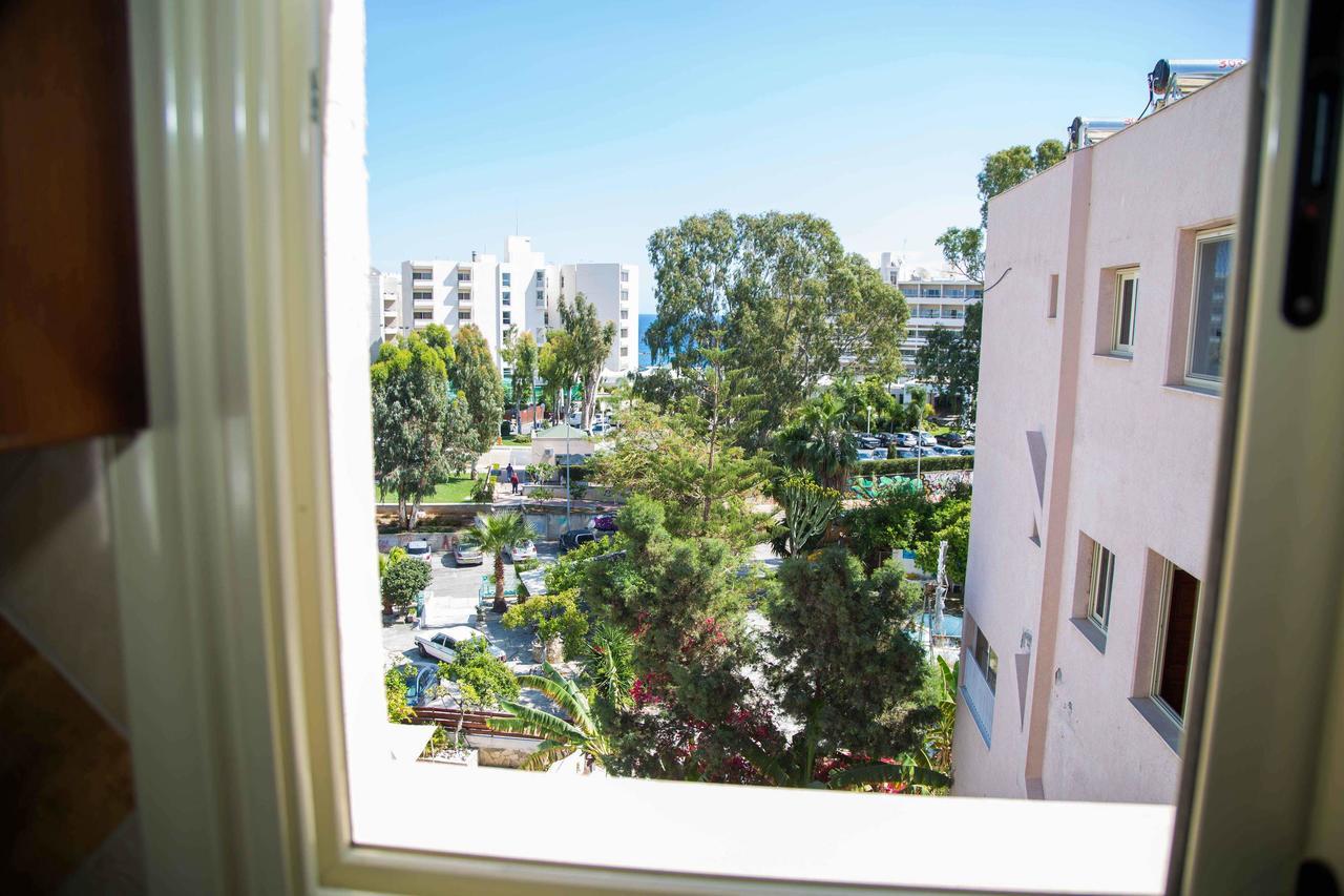 Chrysanthos Boutique Apartments Limassol Exterior photo